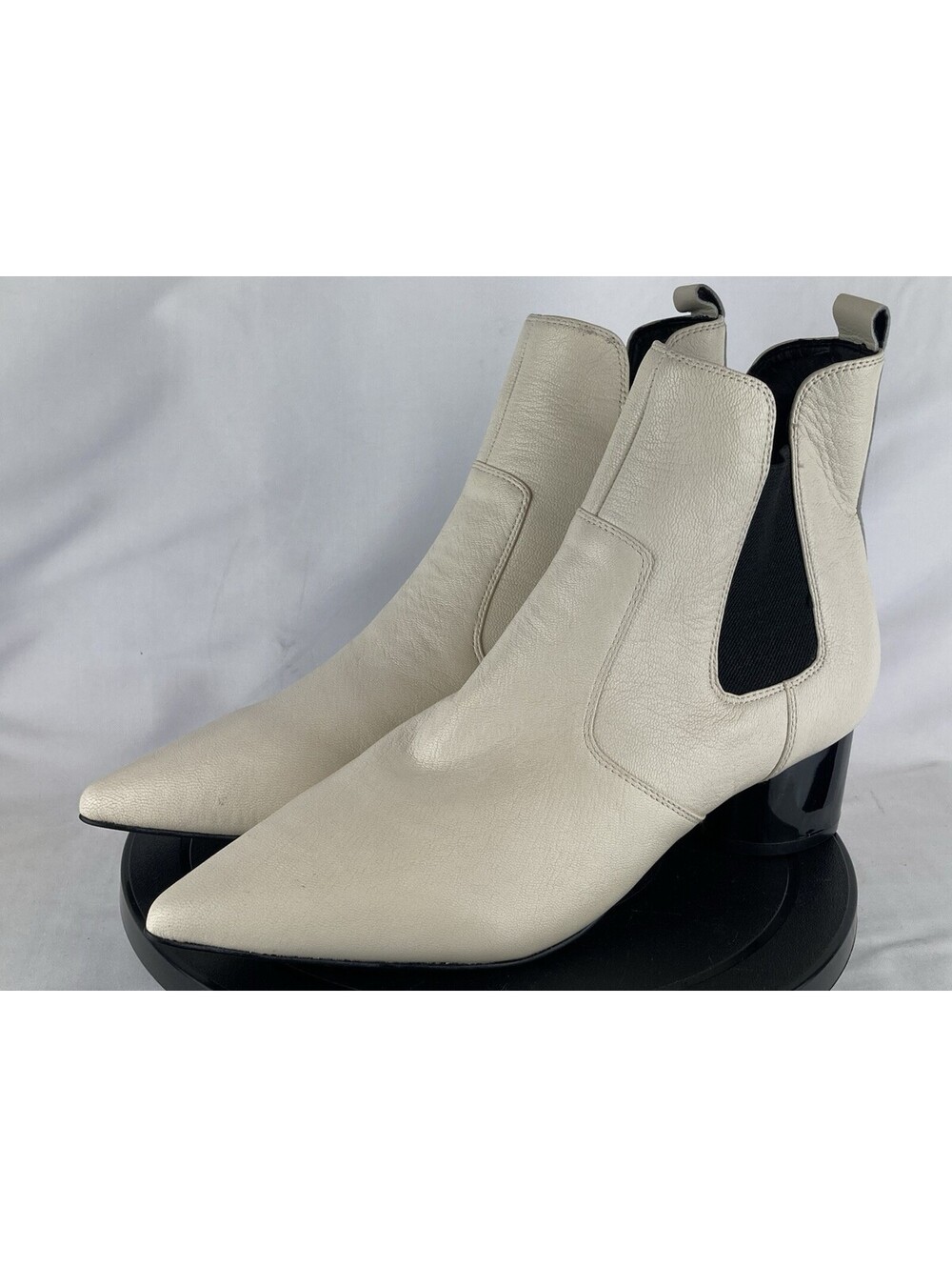 Women’s Size 10 Kendall & Kylie Off White Leather Chelsea Ankle Boots Block Heel